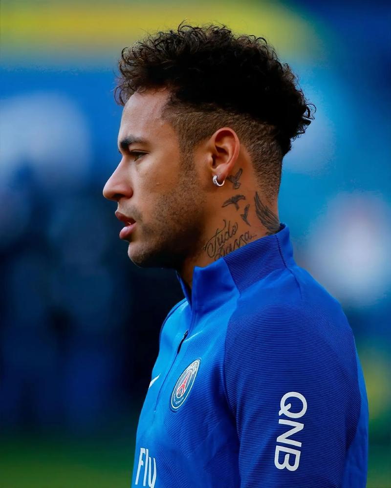 NBA季后赛焦点球员表现回顾（NBA季后赛核心球星表现盘点）