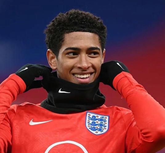 帕夫洛维奇：在此年龄段，我从未见过哪位队友像卡尔这么自信（帕夫洛维奇称：在这个年纪，卡尔是我见过最自信的队友）