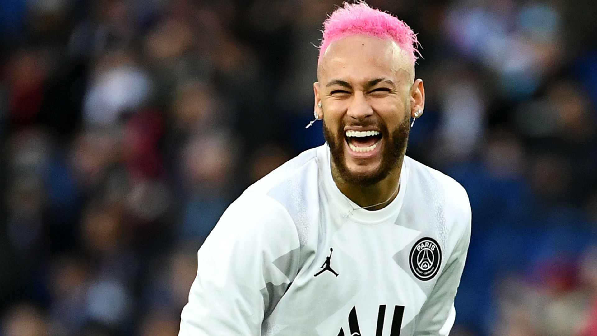 RMC：多纳鲁马正在被巴黎逼向离队边缘，他已知晓自己的处境（RMC：巴黎将多纳鲁马逼至离队边缘，球员已清楚自身处境）